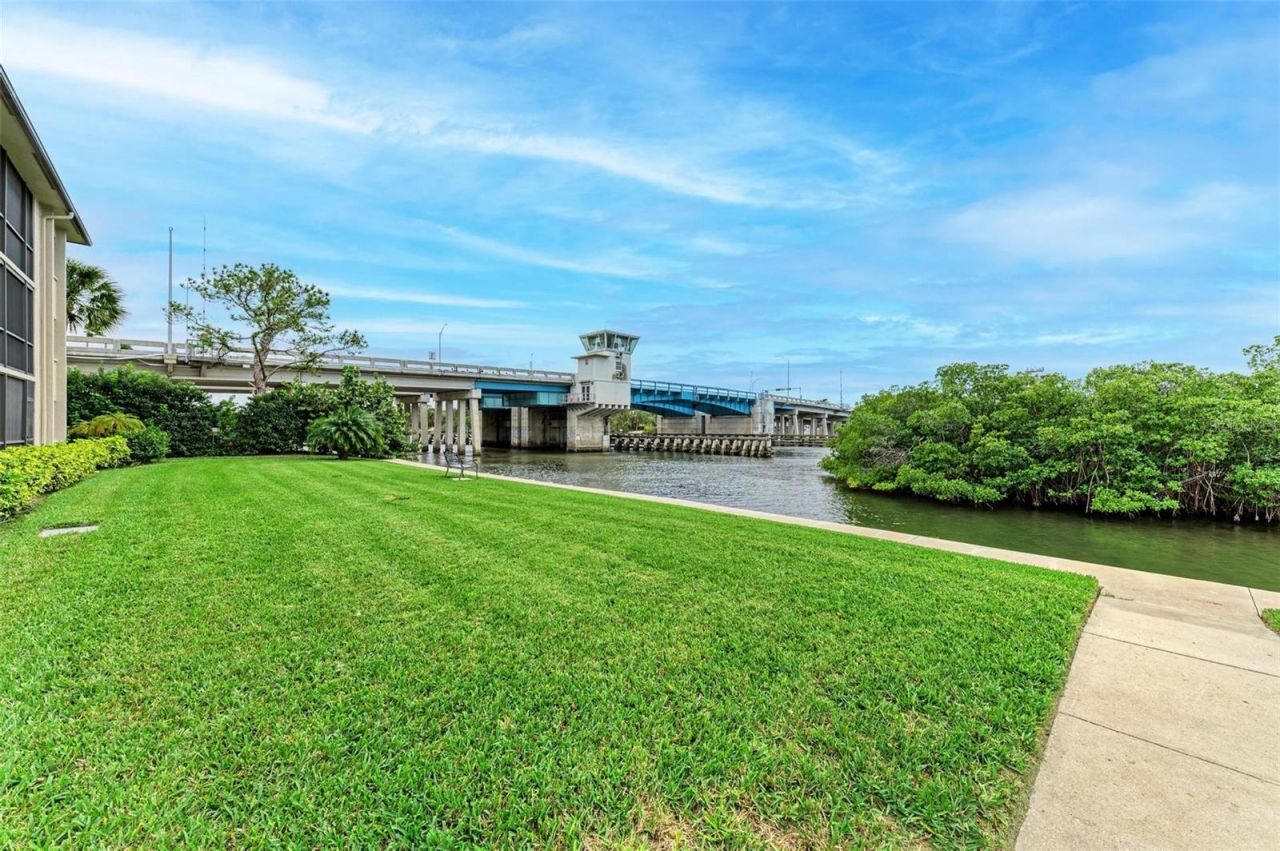 6470 Hollywood Boulevard, Unit 307, Sarasota, FL 34231 Photo
