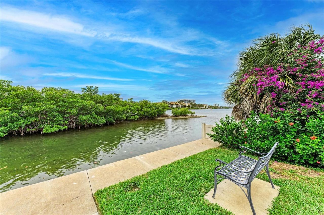 6470 Hollywood Boulevard, Unit 307, Sarasota, FL 34231 Photo