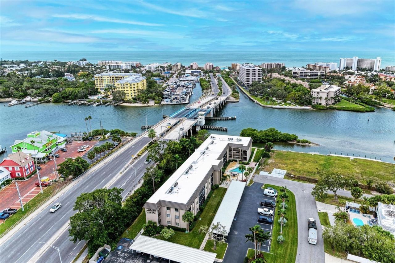 6470 Hollywood Boulevard, Unit 307, Sarasota, FL 34231 Photo
