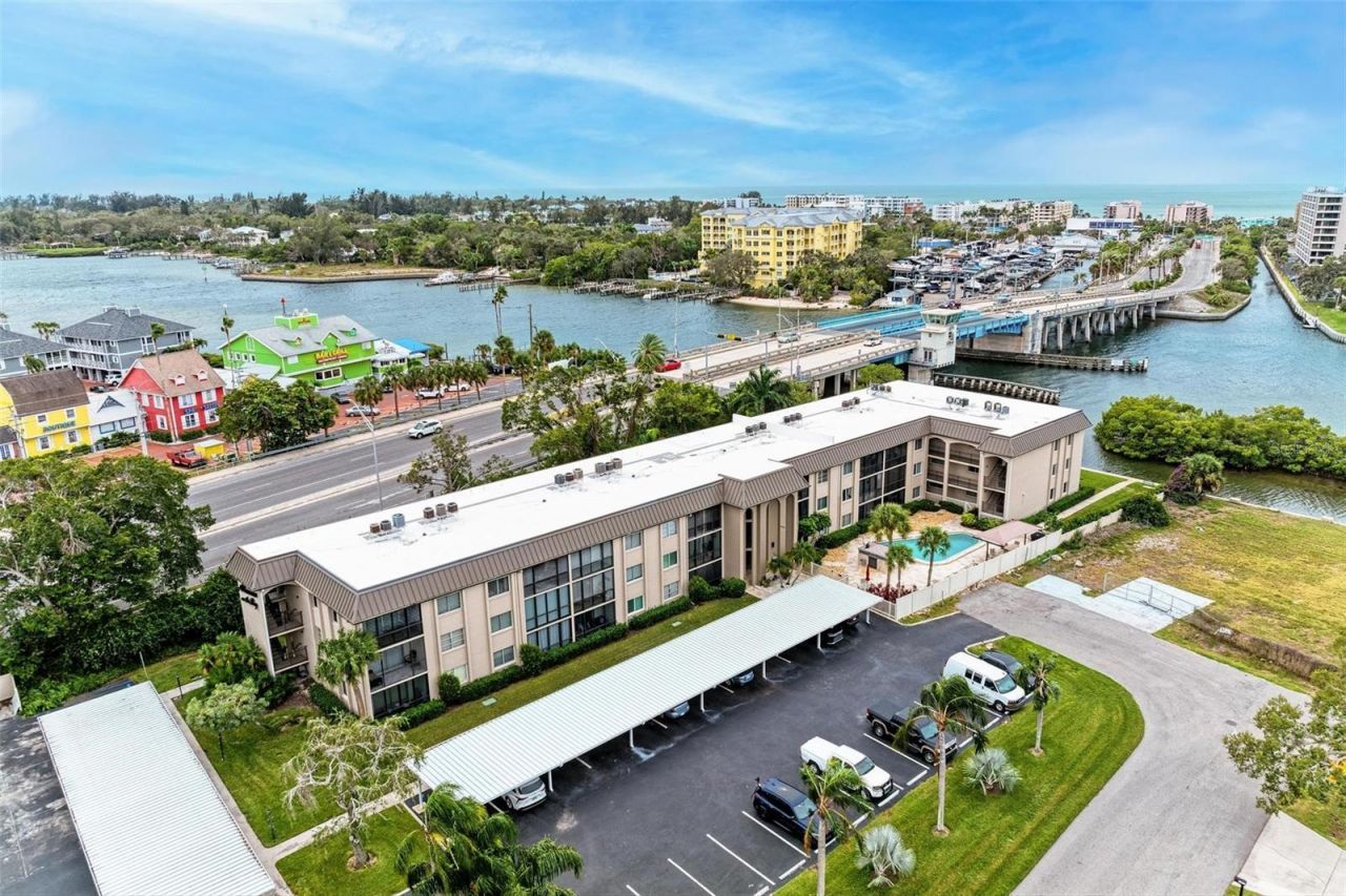 6470 Hollywood Boulevard, Unit 307, Sarasota, FL 34231 Photo