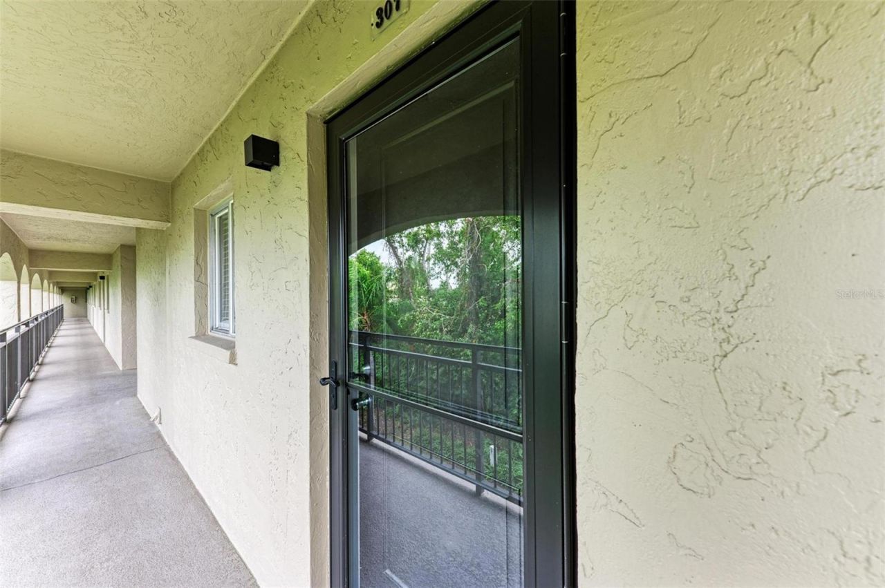 6470 Hollywood Boulevard, Unit 307, Sarasota, FL 34231 Photo