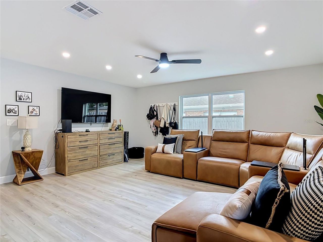 8676 Hillside Drive , Orlando, FL 32810 Photo