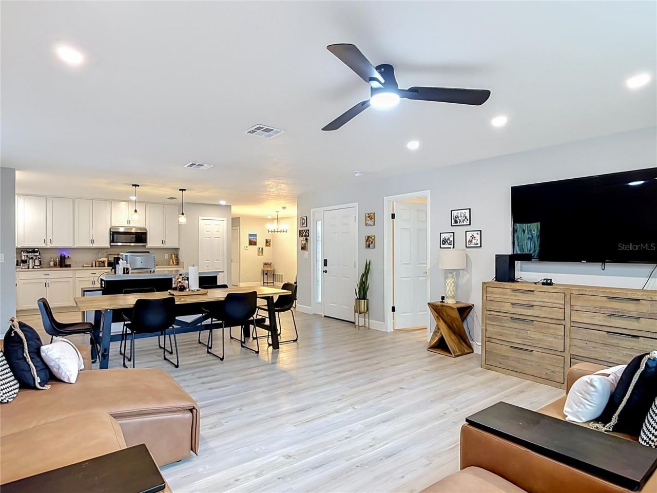 8676 Hillside Drive , Orlando, FL 32810 Photo