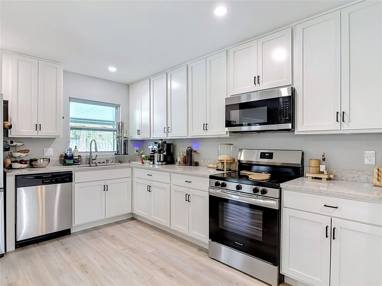 8676 Hillside Drive , Orlando, FL 32810 Photo