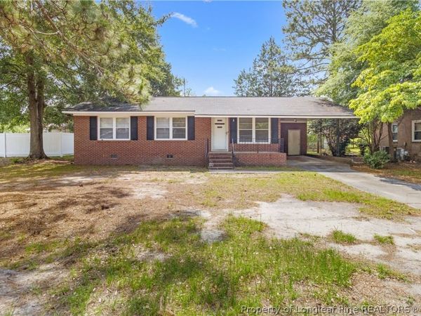 310 N 4th Street, St Pauls, NC 28384