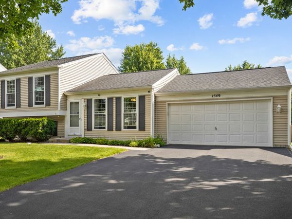 1549 Sawgrass Court, Elgin, IL 60123