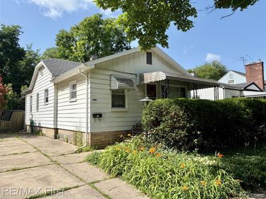 340 E Maxlow Avenue, Hazel Park, MI 48030