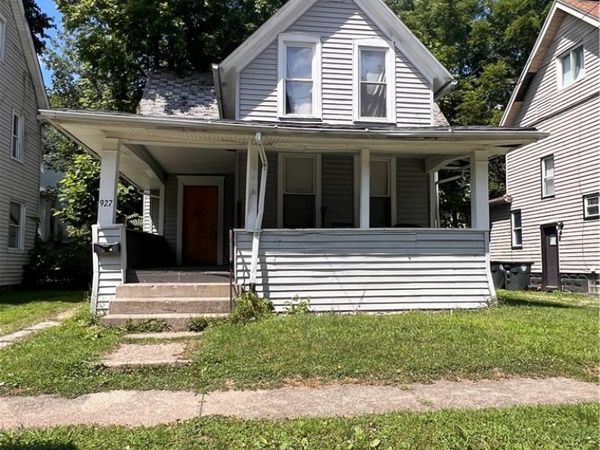 927 Bloomfield Avenue, Akron, OH 44302