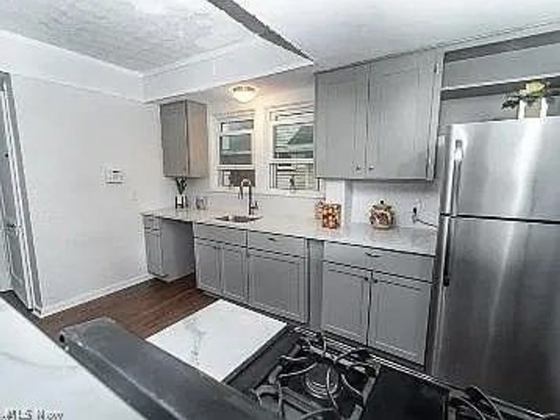 335 Beechwood Drive, Akron, OH 44320 Photo 5