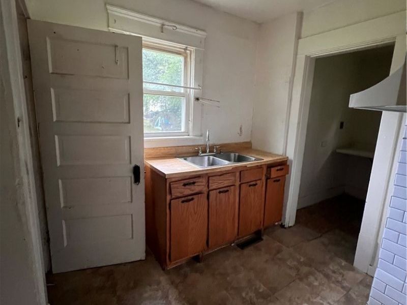 107 W Dalton Street, Akron, OH 44310 Photo 5