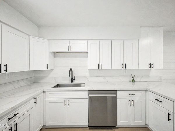 3505 E CAMPBELL Avenue, Unit 11, Phoenix, AZ 85018