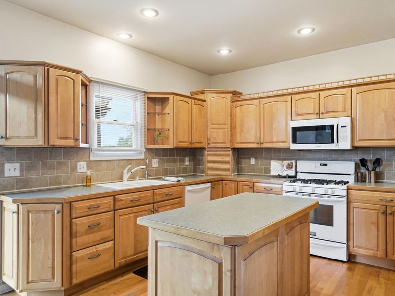 9793 US Highway 62, Orient, OH 43146 Photo 4