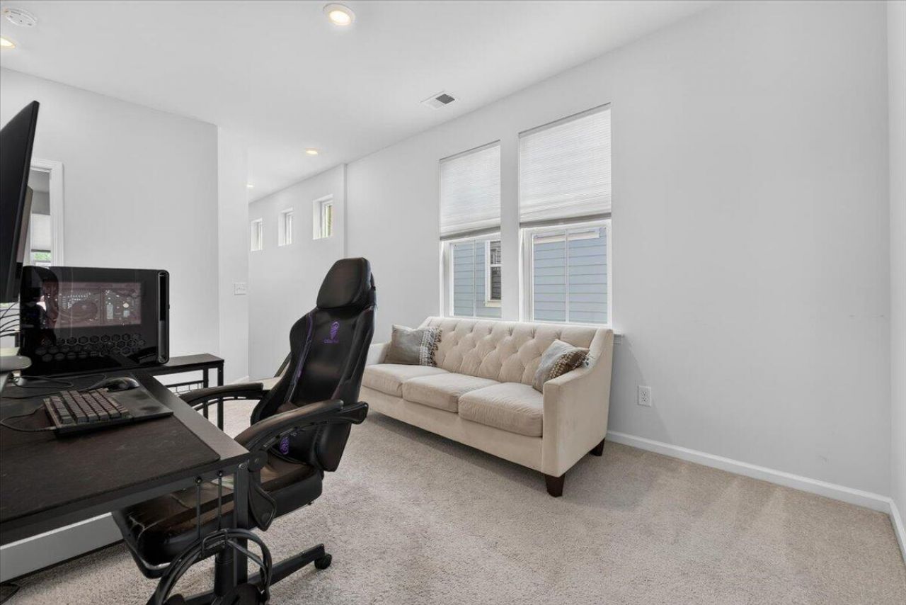 206 W Respite Lane Photo 16