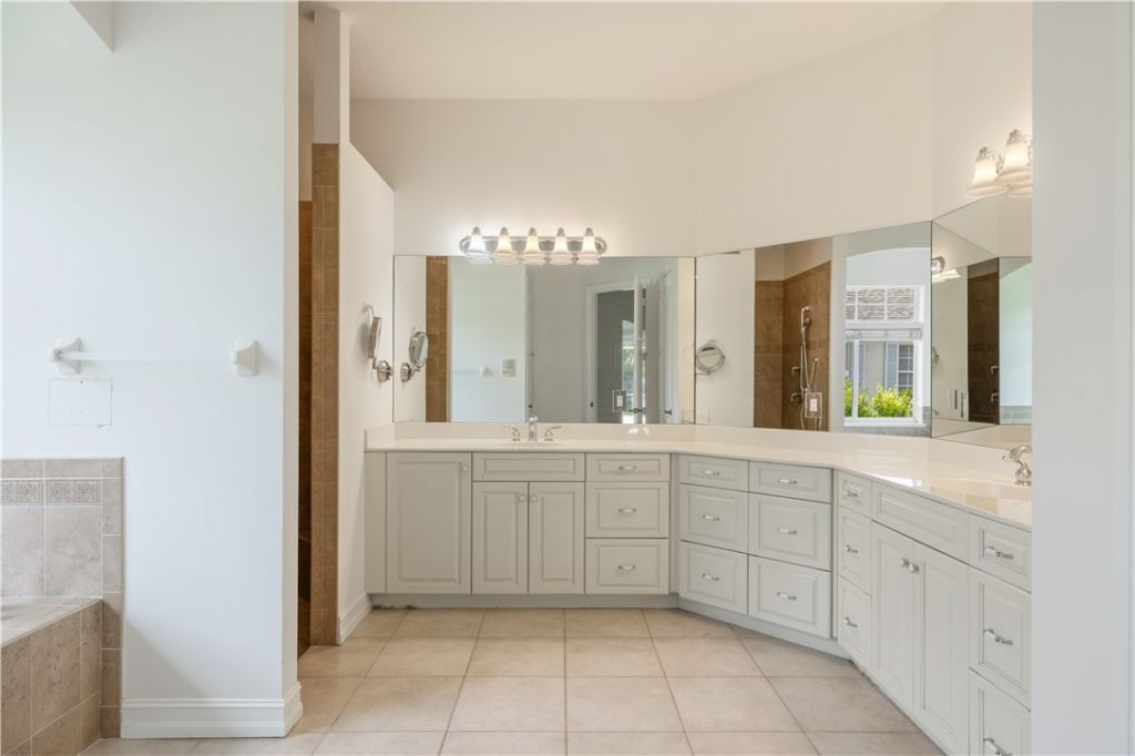 6525 7th Manor, Vero Beach, FL 32968 Photo