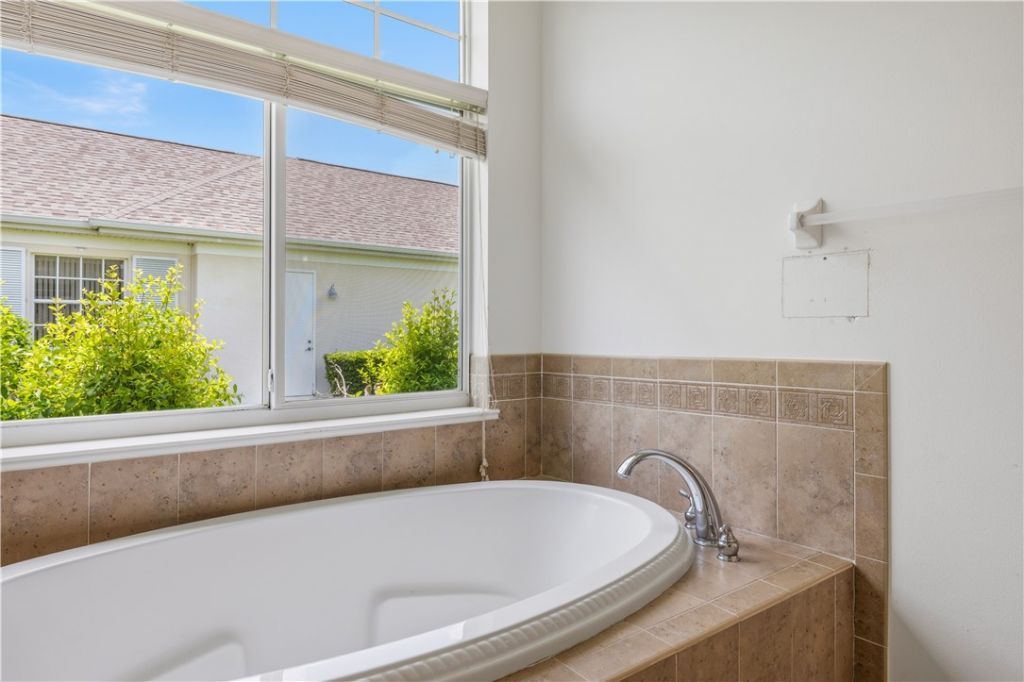 6525 7th Manor, Vero Beach, FL 32968 Photo