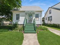 6948 W Berwyn Avenue, Chicago, IL 60656 primary photo