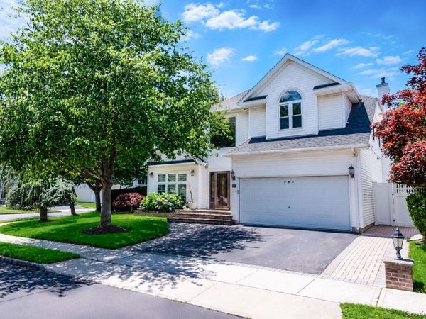 101 Raspberry Court , Melville, NY 11747