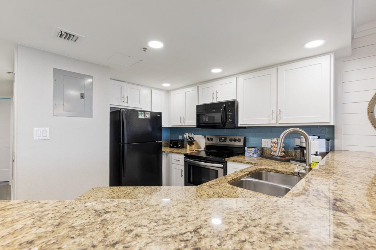 7200 N Ocean Blvd.  Photo 7