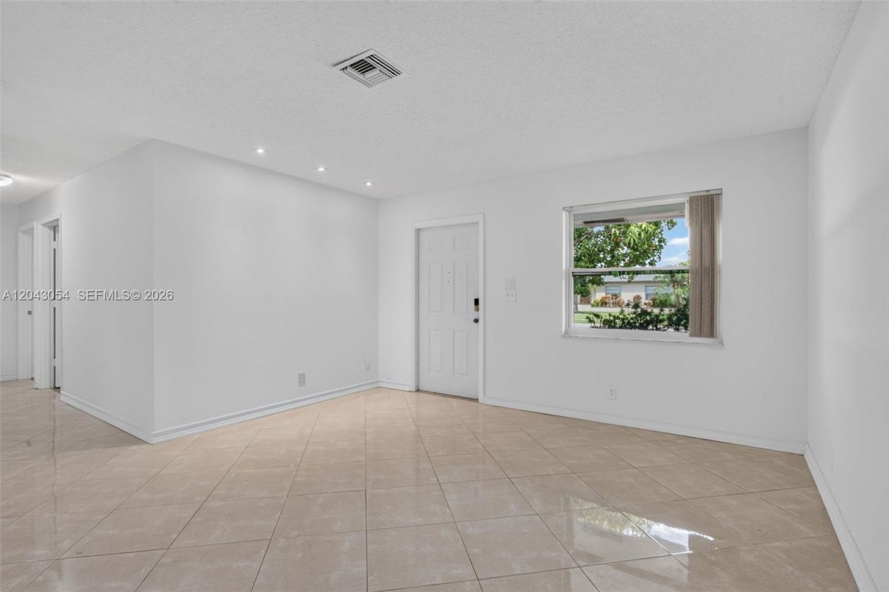 2640 NW 67th Ter , Margate, FL 33063 Photo