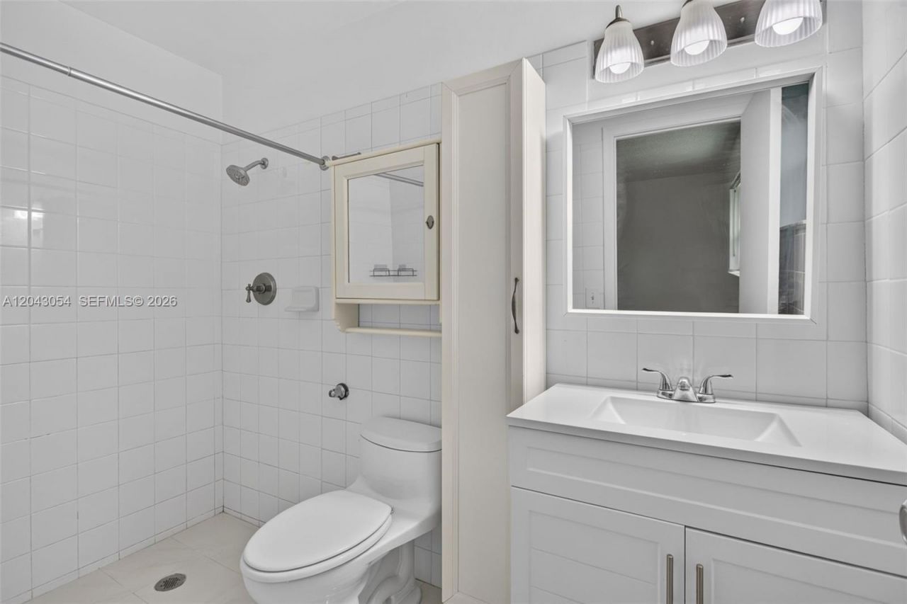 2640 NW 67th Ter , Margate, FL 33063 Photo