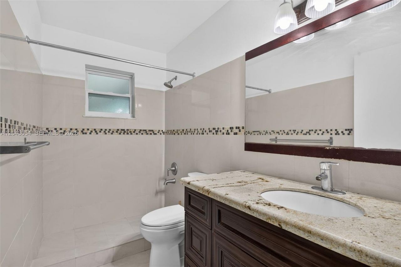 2640 NW 67th Ter , Margate, FL 33063 Photo