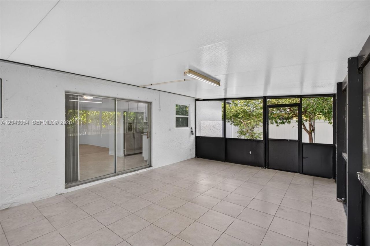 2640 NW 67th Ter , Margate, FL 33063 Photo