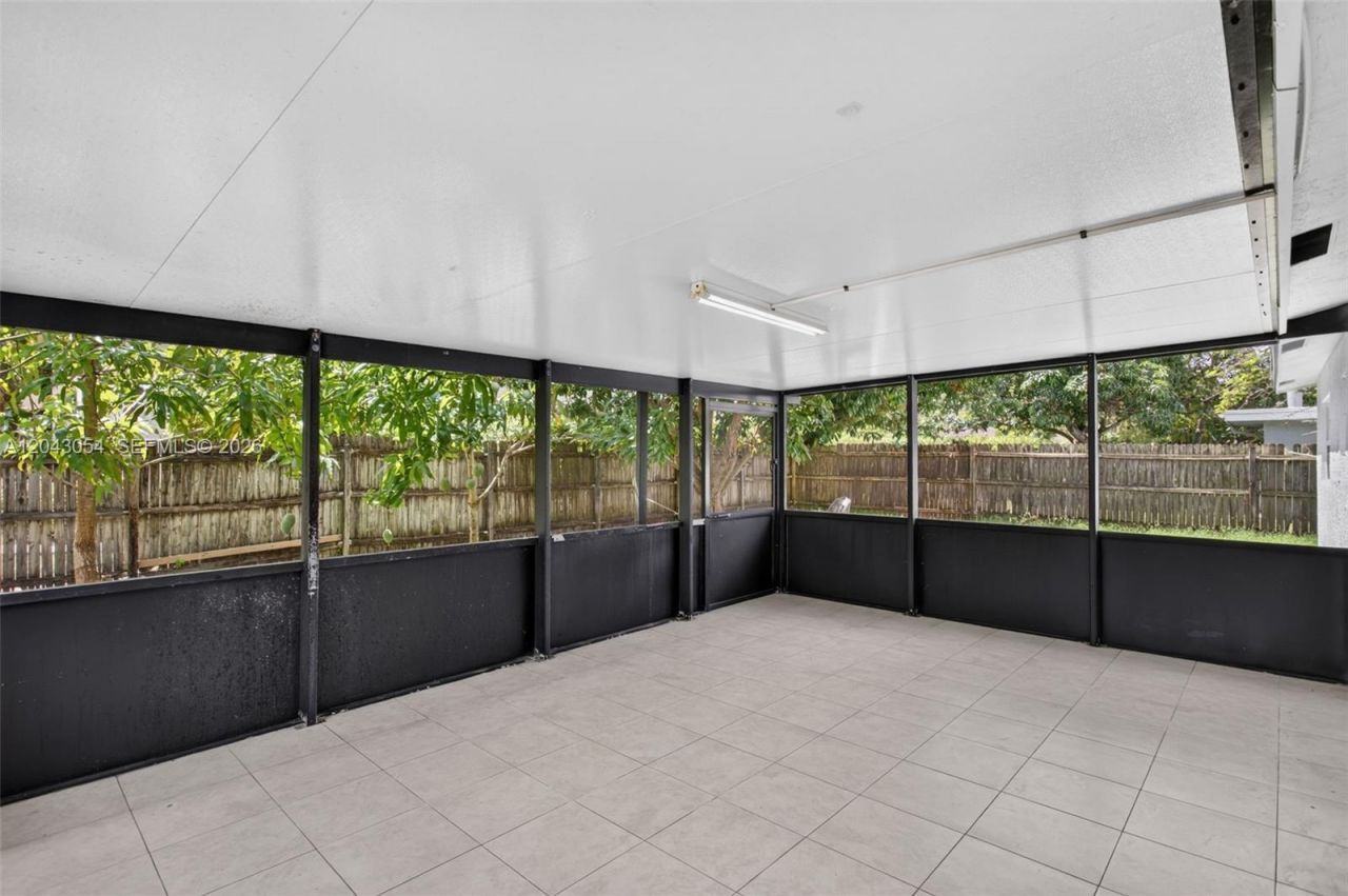 2640 NW 67th Ter , Margate, FL 33063 Photo