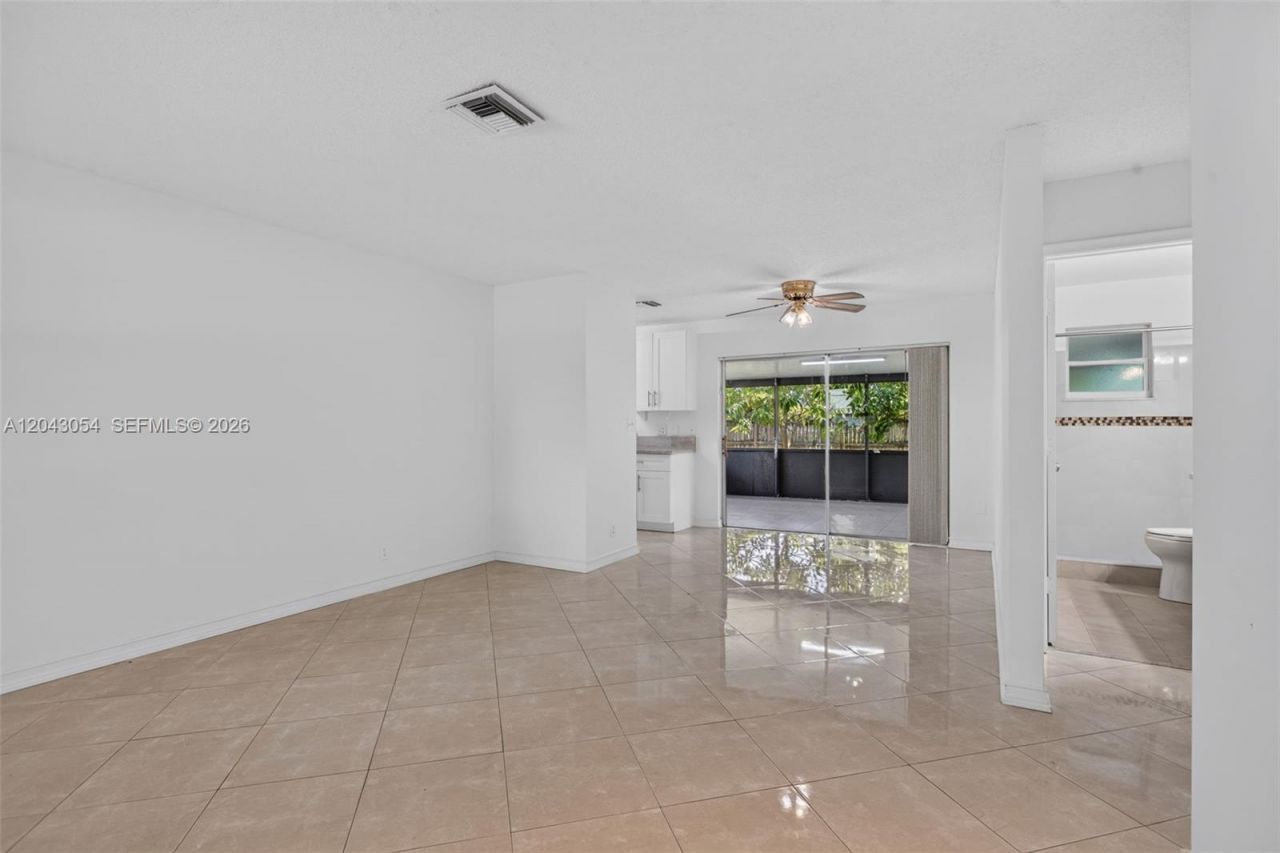 2640 NW 67th Ter , Margate, FL 33063 Photo