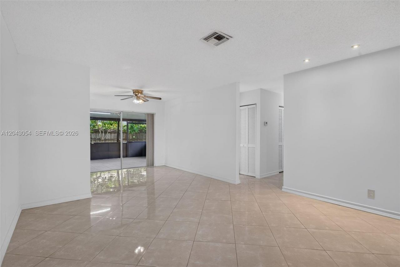 2640 NW 67th Ter , Margate, FL 33063 Photo
