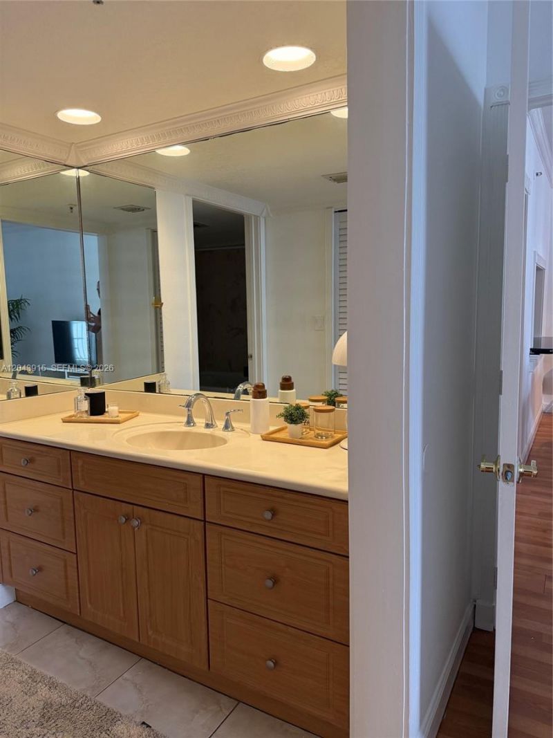 520 Brickell Key Dr , Unit A1412, Miami, FL 33131 Photo