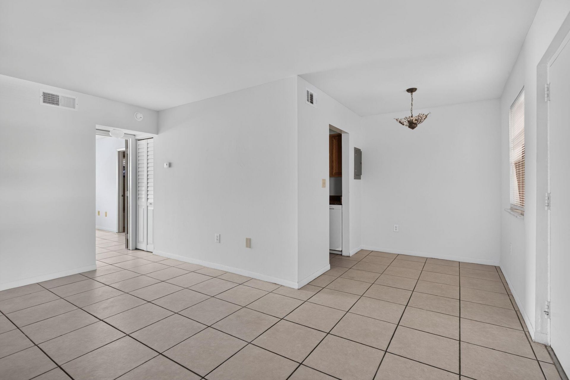 2141 NE 42nd Street, Unit 112, Lighthouse Point, FL 33064 Photo