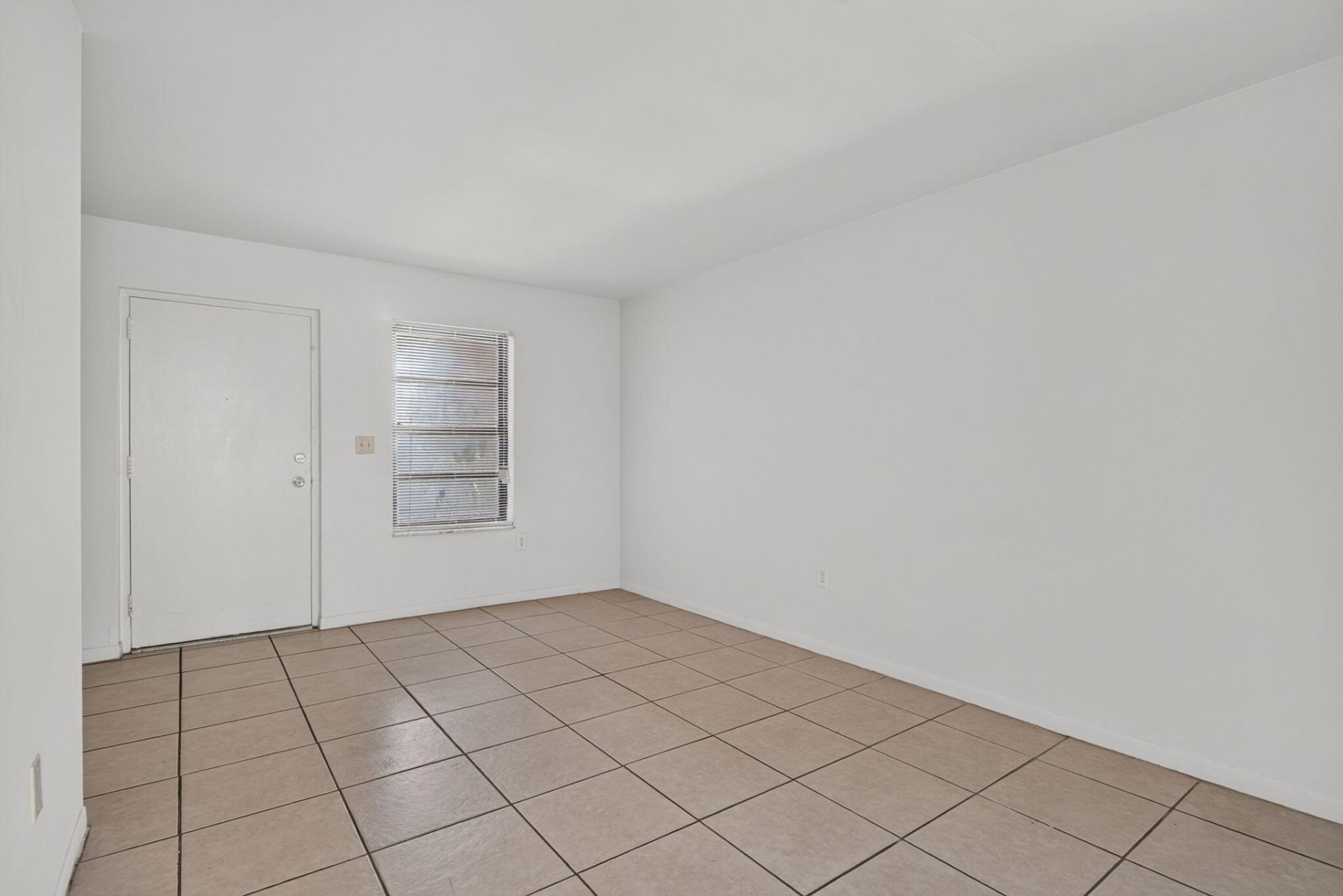 2141 NE 42nd Street, Unit 112, Lighthouse Point, FL 33064 Photo