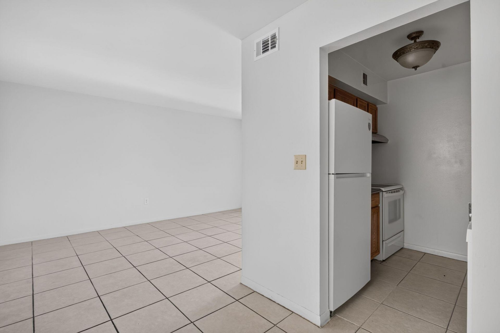 2141 NE 42nd Street, Unit 112, Lighthouse Point, FL 33064 Photo