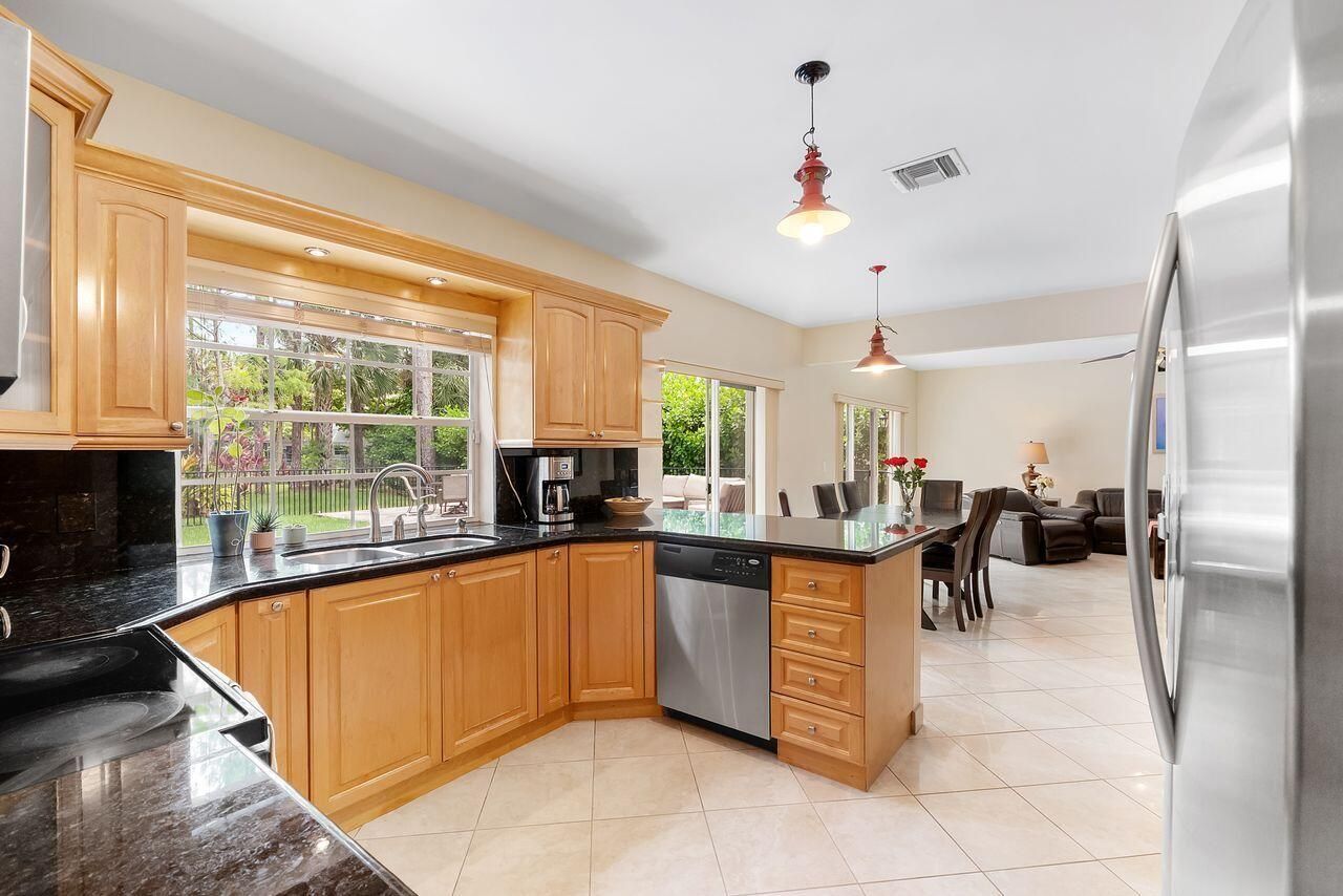 3904 Sanctuary Drive, Coral Springs, FL 33065 Photo