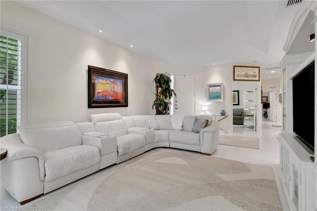 128 Livermore Ln, Naples, FL 34119 Photo