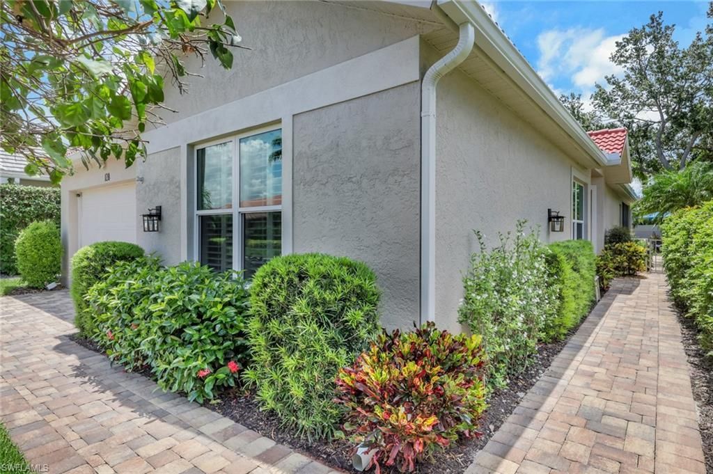 128 Livermore Ln, Naples, FL 34119 Photo