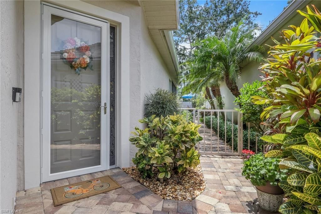 128 Livermore Ln, Naples, FL 34119 Photo