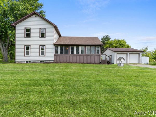 2811 E Vermontville Highway, Charlotte, MI 48813