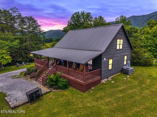 125/133 Westwing Cave Rd, Townsend, TN 37882