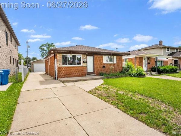 6042 Highview Street , Dearborn Heights, MI 48127