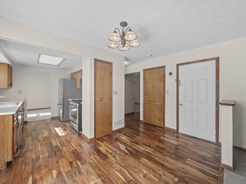 6900 Pine Bark Lane, Columbus, OH 43235 Photo 12