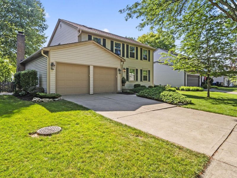 6900 Pine Bark Lane, Columbus, OH 43235 Photo 2