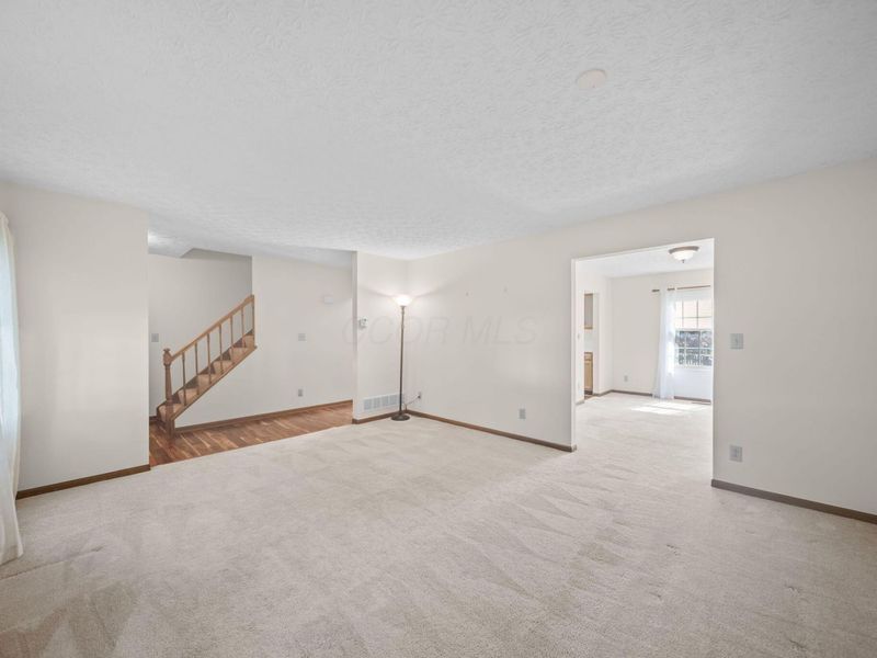 6900 Pine Bark Lane, Columbus, OH 43235 Photo 5