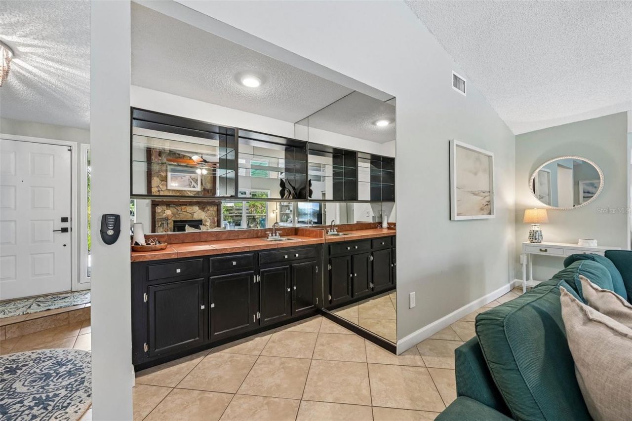 4712 Glenbrooke Drive, Sarasota, FL 34243 Photo