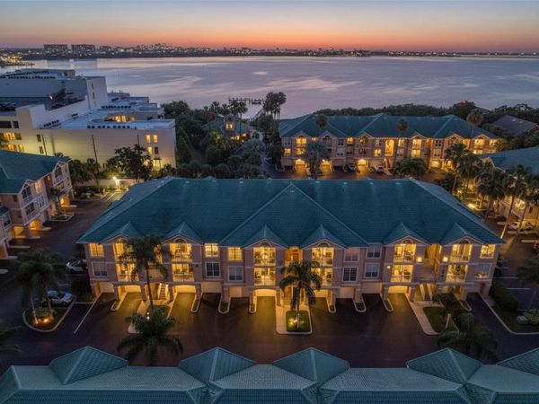 3312 BAY CLUB CIRCLE , Unit 3212, TAMPA, FL 33607