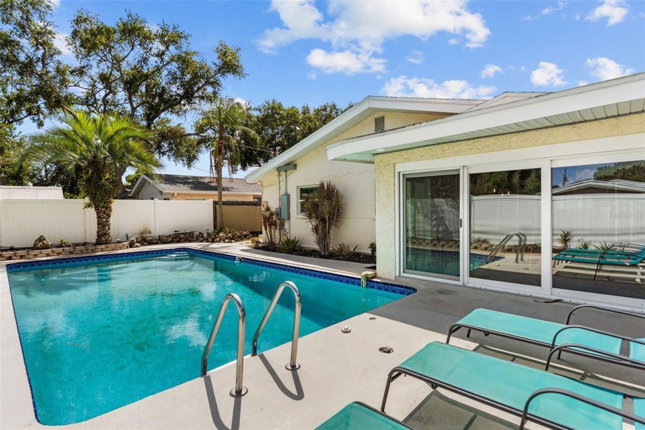 10472 Orange Blossom Lane , Seminole, FL 33772 Photo