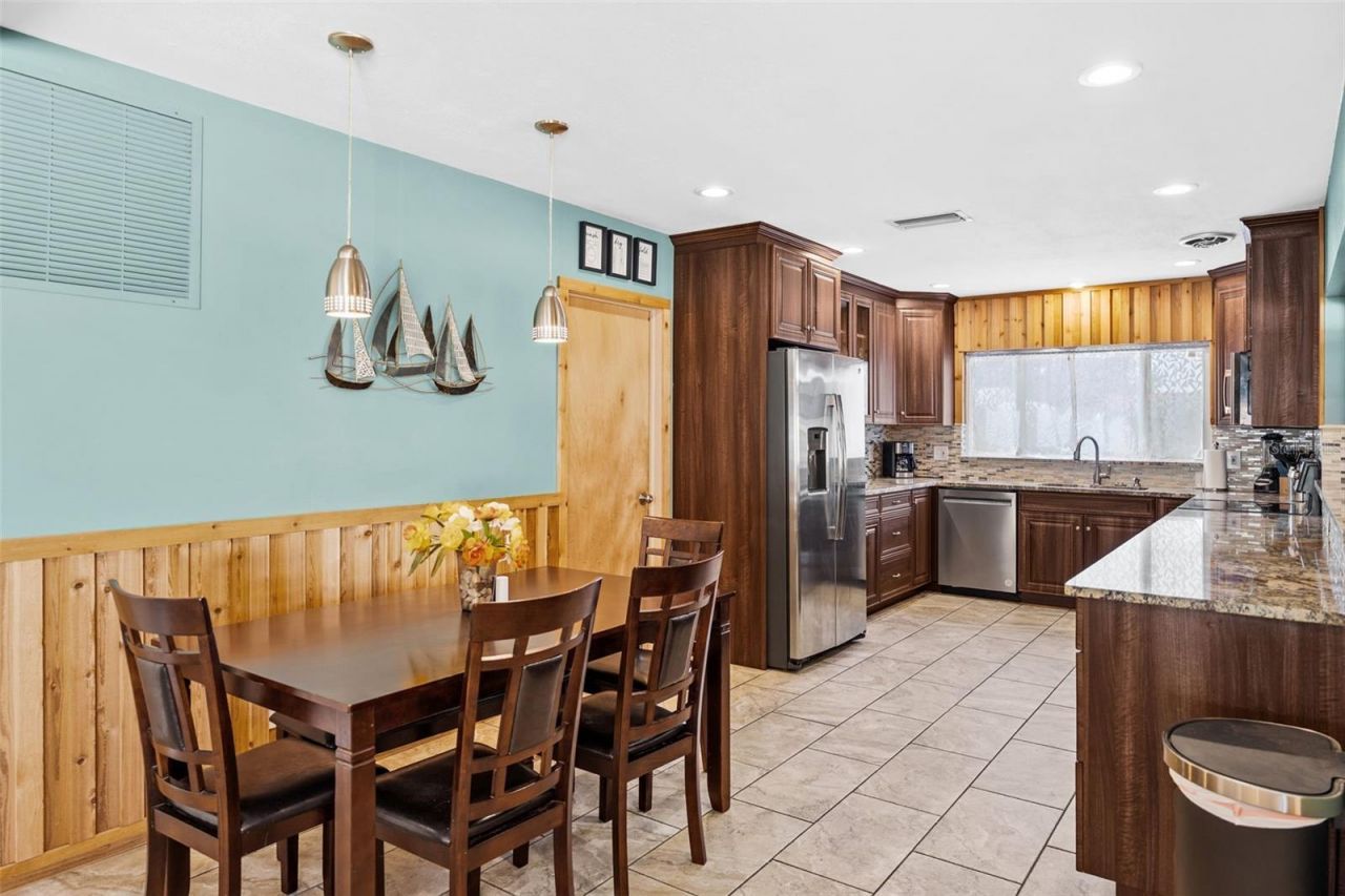 10472 Orange Blossom Lane , Seminole, FL 33772 Photo