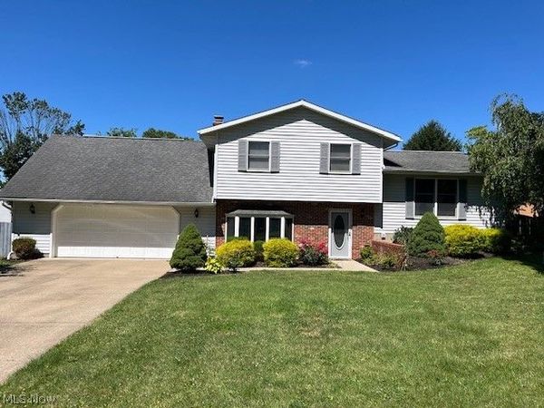 5523 Brewton Avenue NW, Canal Fulton, OH 44614