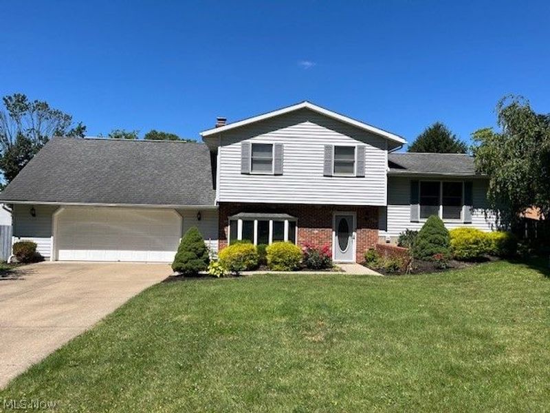 5523 Brewton Avenue NW, Canal Fulton, OH 44614 Photo 1