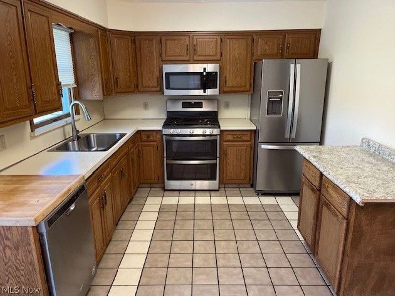 5523 Brewton Avenue NW, Canal Fulton, OH 44614 Photo 4